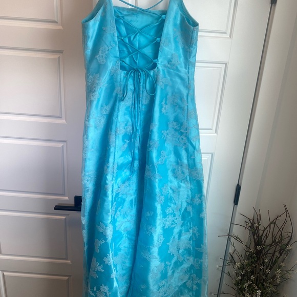 Grad Dress - Picture 4 of 6